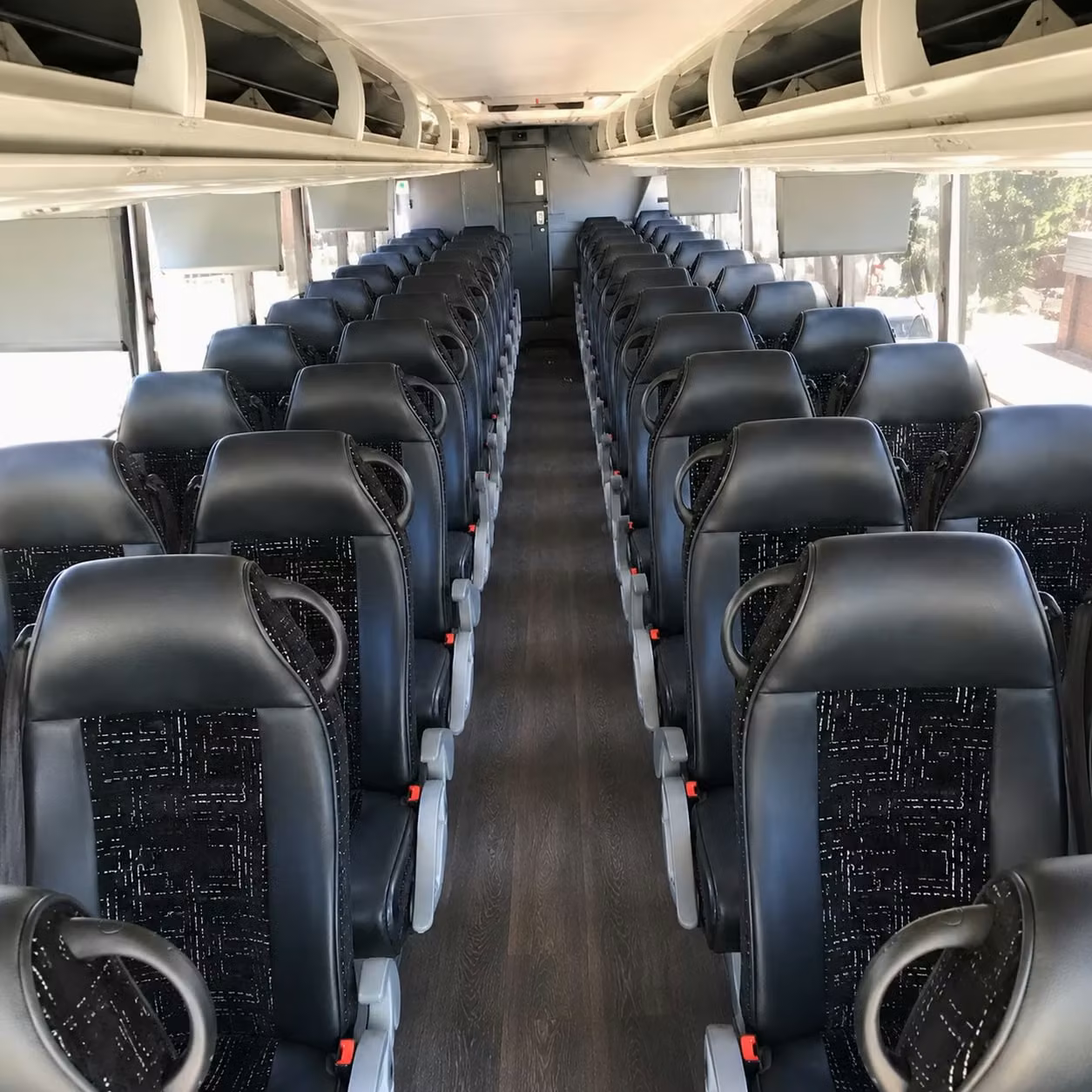 charterbusnorwalk com will help you book charter buses for norwalk corporate events and conferences